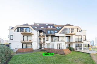 Op een steenworp van de zeedijk bevindt zich dit werkelijk unieke appartement, gelegen op de tweede verdieping van een charmant appartementsgebouw...