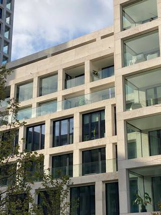 <p>Discover this exclusive penthouse on the fifth floor of the new-build development “Scheldehof” in Nieuw Zuid, designed by leading architect Max Dudler.</p>
<p></p>
<p>The flat is in a prime location, surrounded by numerous trendy restaurants such as Misera and Nebo, the famous Dellafaille bakery, leading art galleries and the recently renovated Scheldt quays with their beautiful promenade along the water.<br /><br /></p>
<p>The spacious living area enjoys optimal light thanks to the large windows and offers access to a terrace of approx. 12 m² with a view of the Scheldt.</p>
<p></p>
<p>The fully fitted open kitchen has a seamless finish in a modern, handle-free design and is equipped with all the necessary appliances: dishwasher, induction hob with integrated extractor, sink, refrigerator, freezer and combi oven.<br /><br /></p>
<p>The bedroom also has a view of the Scheldt and an adjoining bathroom with walk-in shower and double washbasin.</p>
<p></p>
<p>On the second floor, there is a mezzanine with an adjoining south-facing roof terrace of approx. 20 m², again with a beautiful view over the Scheldt.</p>
<p></p>
<p>The entrance hall has space for a cloakroom cupboard.</p>
<p></p>
<p>An underground parking space with charging station is included in the rent.</p>
<p></p>
<p>EPB in preparation – label A.<br />Common charges: 140 euros per month.<br />Gas and electricity utilities are to be paid privately by the tenant.<br /><br /></p>
<p>Available immediately.</p>