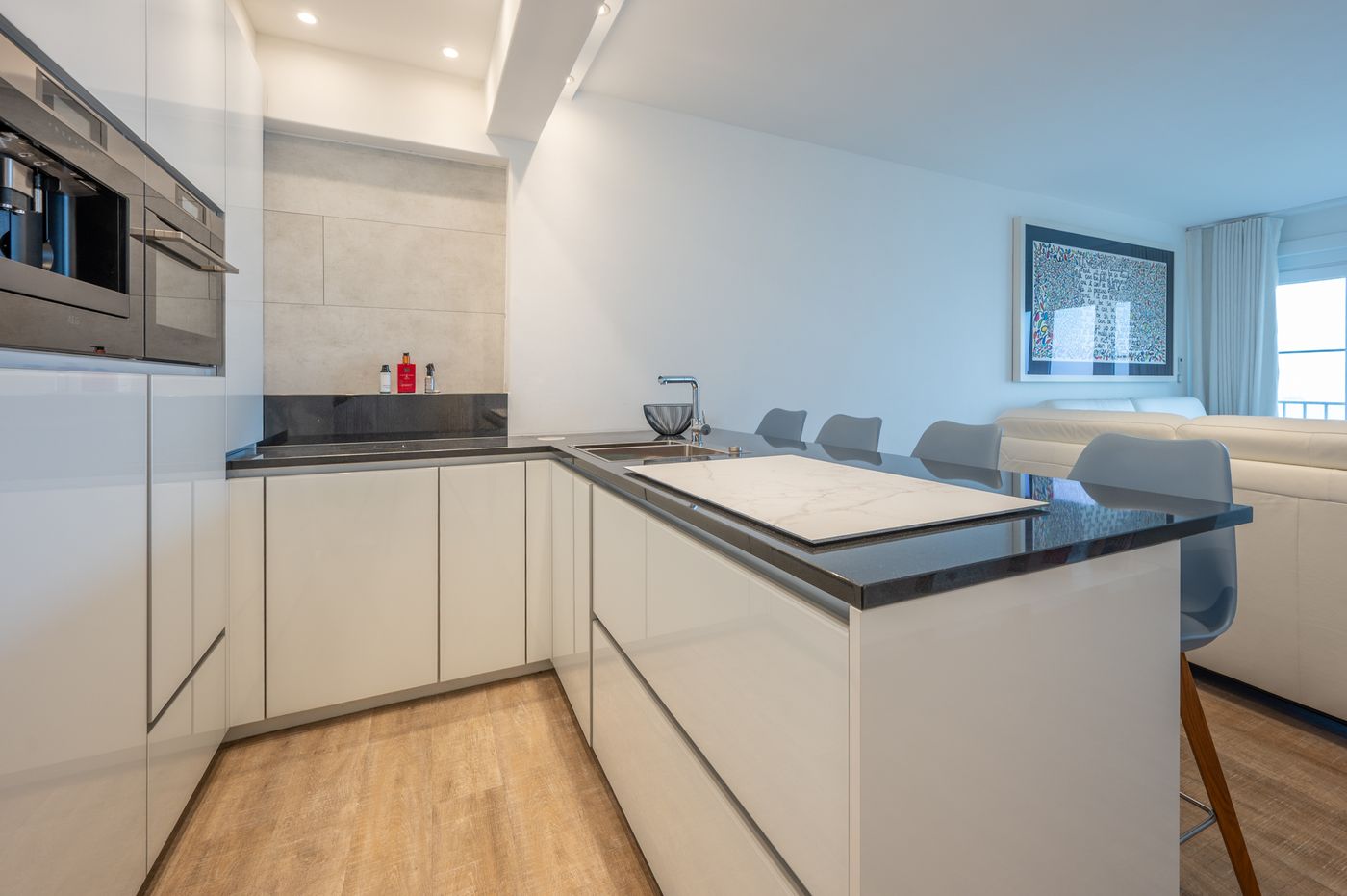 Luxueus ingerichte studio met frontaal zeezicht én eigen kookmogelijkheden te Blankenberge - foto 5