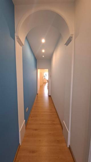 <p><span>Op zoek naar een instapklaar appartement voor een correcte prijs met een uitstekende verbinding naar Antwerpen en nabij alle voorzieningen en openbaar vervoer?</span></p><p><span>Kom dan zeker eens kijken naar dit prima onderhouden en recent gerenoveerde 1slpk- appartement op de 4de verdieping met lift.</span></p><p><span>Dit ruim appartement is voorzien van een keuken en badkamer met hedendaags comfort en daarenboven beschikt men hier over een gunstig EPC label A en conform EK rapport.</span></p><p><span>Interesse? Boek dan snel uw afspraak en kom zeker niet TE LAET!</span></p><p><span> </span></p>