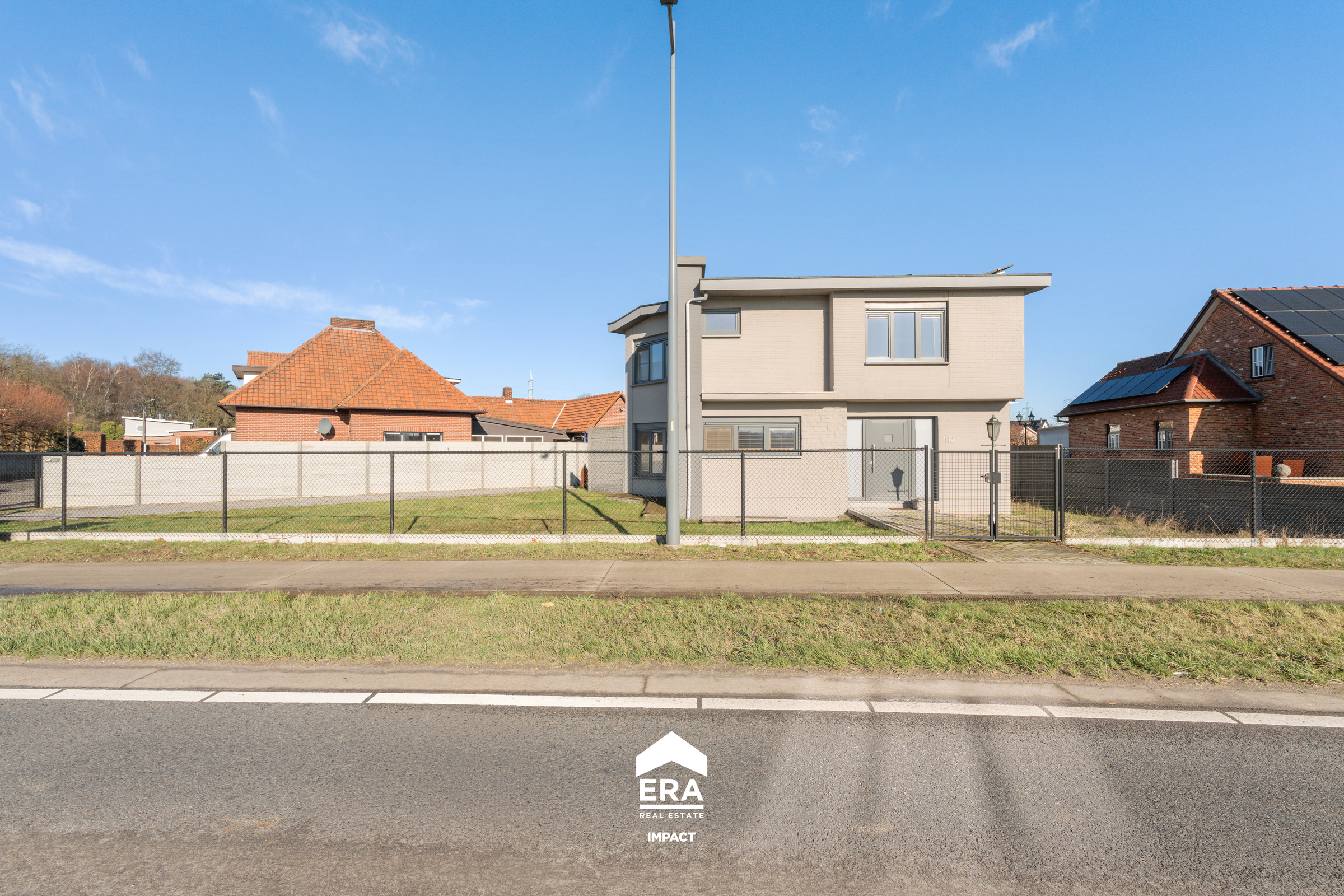 Instapklare woning met vrijstaande garage te Bree - foto 1