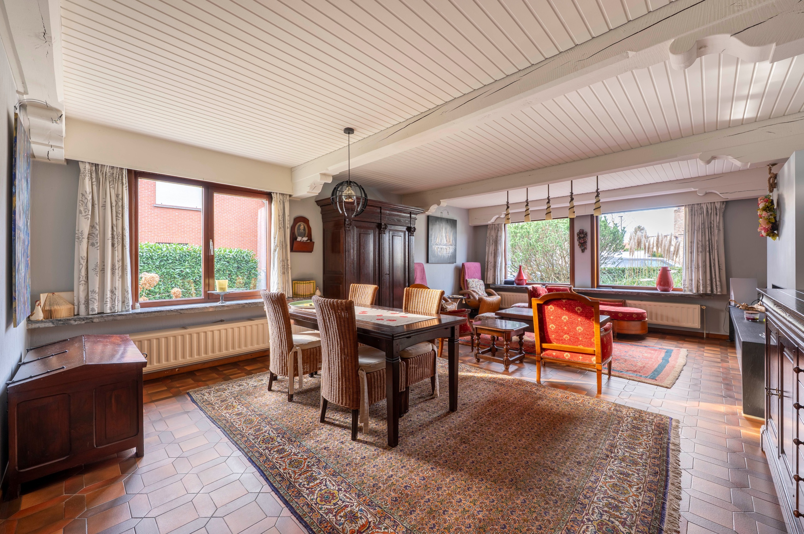 Te renoveren laagbouwvilla in een gegeerde wijk in Ekeren! - foto 3