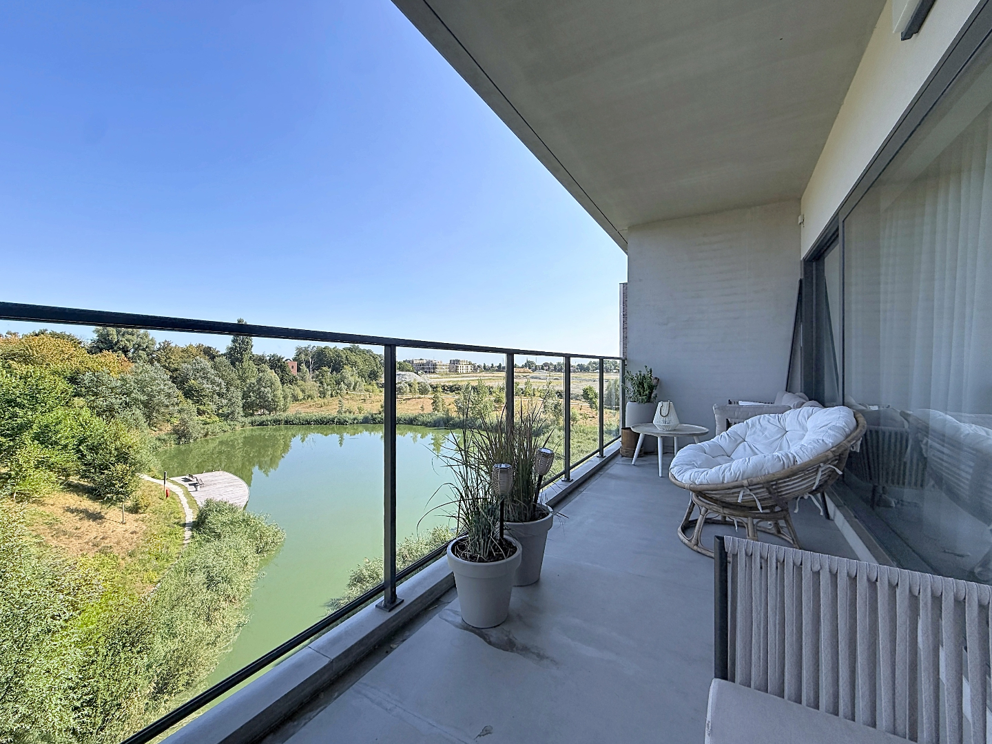 For rent: spacious, luxurious apartment with a large terrace. - photo 4