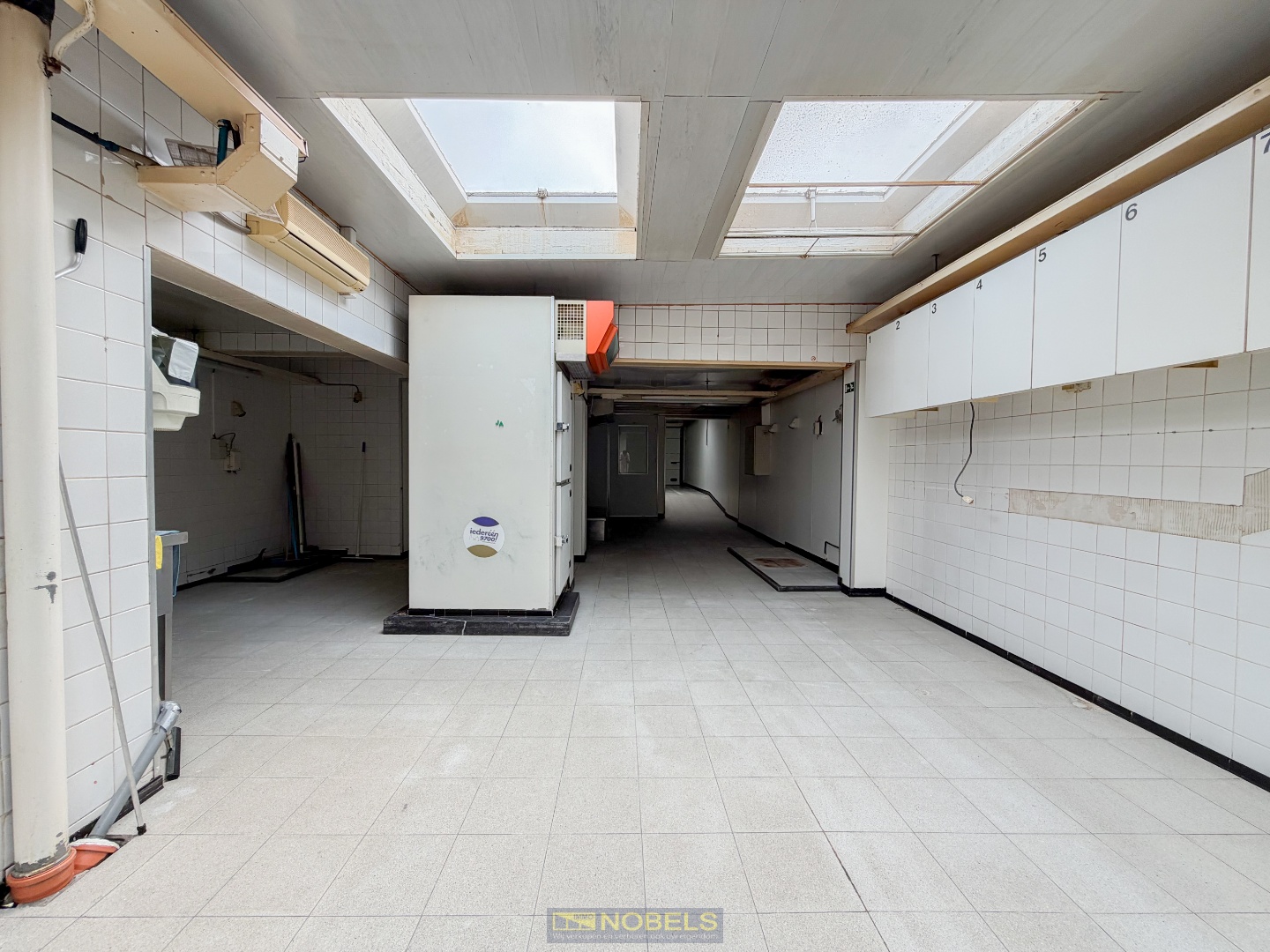 Te koop, Commerciële eigendom met woonst en 2 garages nabij het centrum van Oudenaarde - foto 5