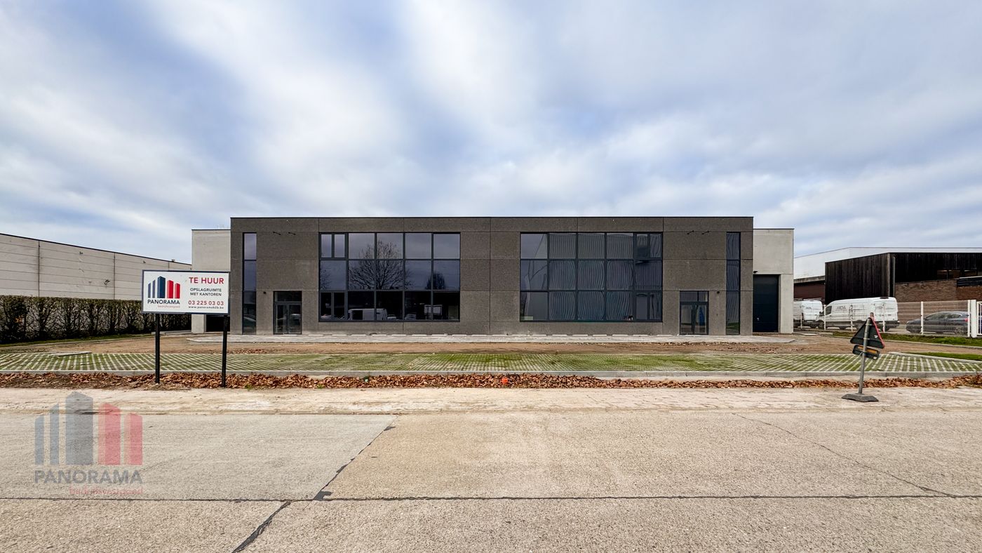 MAGAZINE 649 m² FOR RENT IN LIER - photo 1