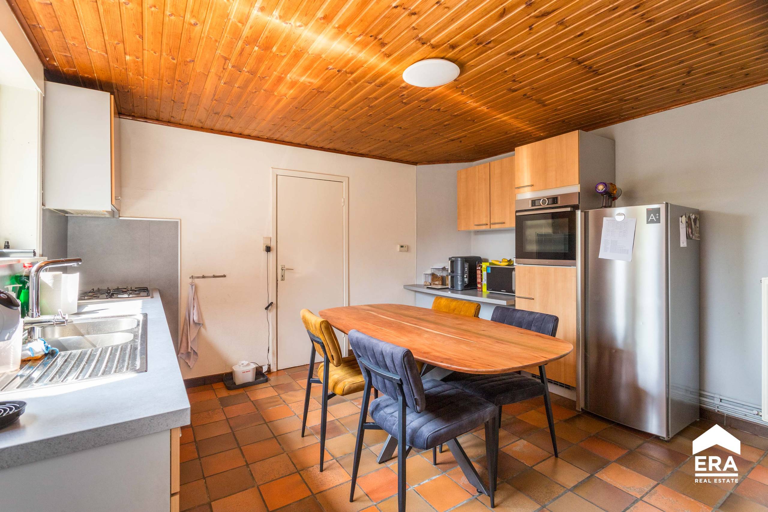 Halfopen woning met groene tuin in rustige buurt - foto 5