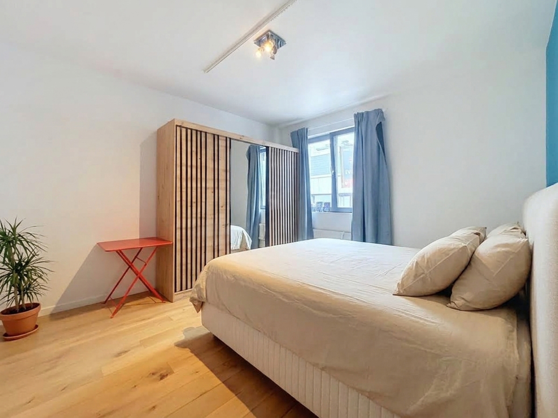 Vlakbij de Botanische Tuinen, mooie flat met 2 slaapkamers  - foto 4