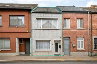 Instapklare gezinswoning in het hart van Zichem Ontdek deze prachtig gerenoveerde rijwoning in het gezellige centrum van Zichem. Deze woning...