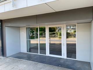 Op zoek naar een lichtrijk appartement met prachtig uitzicht én topligging? Dit appartement op de 8ste verdieping biedt u een uniek panoramisch zicht en een uitstekende energieprestatie (EPC A). Interesse? Contacteer Anne-Leen voor een bezoek: 0495/138.111<br /><br />Indeling: Inkomhal, lichtrijke leefruimte met open zicht, geïnstalleerde keuken, 1 slaapkamer, badkamer en praktische berging.<br /><br />Troeven:<br />✔ Ruim terras met panoramisch uitzicht<br />✔ Zeer energiezuinig (EPC A)<br />✔ Gevel, ramen en terrassen reeds vernieuwd<br />✔ Privatieve kelderberging<br />✔ Afgesloten fietsenparking<br />✔ Op te frissen naar eigen smaak<br /><br />Dit appartement combineert licht, uitzicht en energiezuinig wonen met de mogelijkheid om het naar uw eigen stijl in te richten. Ideaal als investering of eigen bewoning.<br /><br />Op een toplocatie nabij Gasthuisberg en Imec. Interesse? Contacteer Anne-Leen voor een bezoek: 0495/138.111