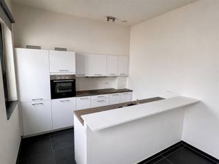 Recent appartement op de 1e verdieping, gunstig gelegen nabij het station en het stadscentrum. Het appartement beschikt over een...
