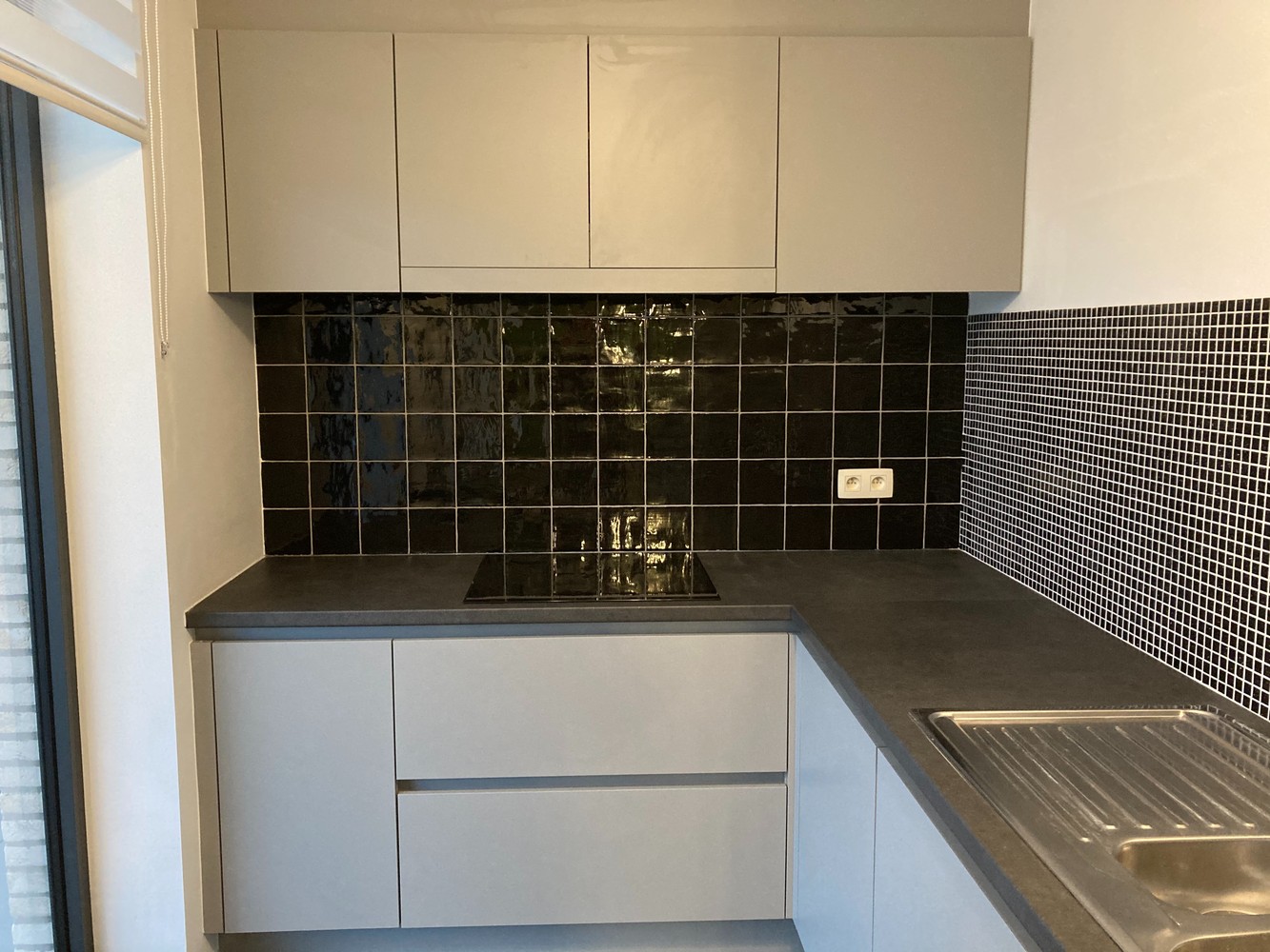 Modern 2-slpkappartement met terras en autostaanplaats op uitstekende ligging in Lubbeek ! - foto 5