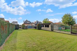 [[ DIT PAND NEEMT DEEL AAN DE ERA OPEN HUIZEN DAG OP 6/12 VAN 13:00 TOT 14:00 ]]Landelijk gelegen te renoveren 3 slaapkamerwoning in een doodlopende...