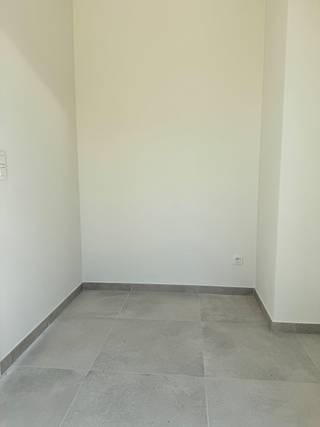 Deze nieuwbouwwoning bestaat uit: inkomhal - toilet - living - keuken - berging/wasplaats - nachthal - 3 slaapkamers - badkamer - technische ruimte...