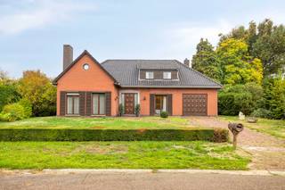 Bezoeken worden enkel via email vastgelegd via joris@vastgoedvalkenborgh.beLet op: de foto's zijn van voor de renovatie (het tapijt werd vervangen...