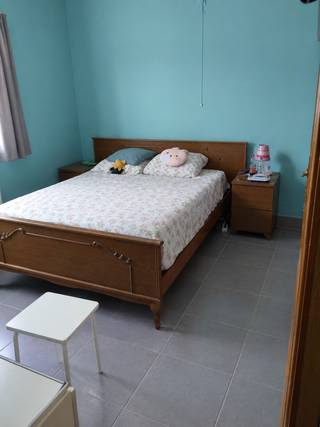 <p>Ontdek dit mooie en ruime appartement in <strong>Landen</strong>, ideaal voor een alleenstaande, koppel of klein gezin. De woning beschikt over een ruime leefruimte met veel mogelijkheden, een praktische keuken en 2<strong> slaapkamer</strong>, waarbij de extra kamer perfect kan dienen als bureau, dressing, hobbyruimte of kleine slaapkamer.<span></span></p>
<p>Verder is er een <strong>badkamer met apart toilet</strong>. Dankzij de aangename indeling en de grote leefruimte biedt het appartement veel comfort en ruimte.</p>
<p>Een ideale woning voor wie rustig en comfortabel wil wonen in Landen.</p>