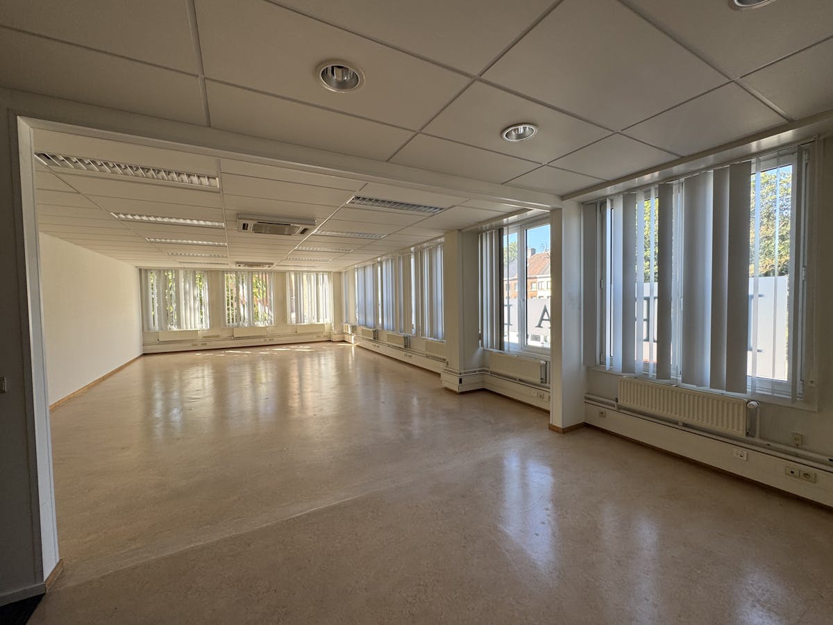 Bureaux à louer à Bruges - photo 2