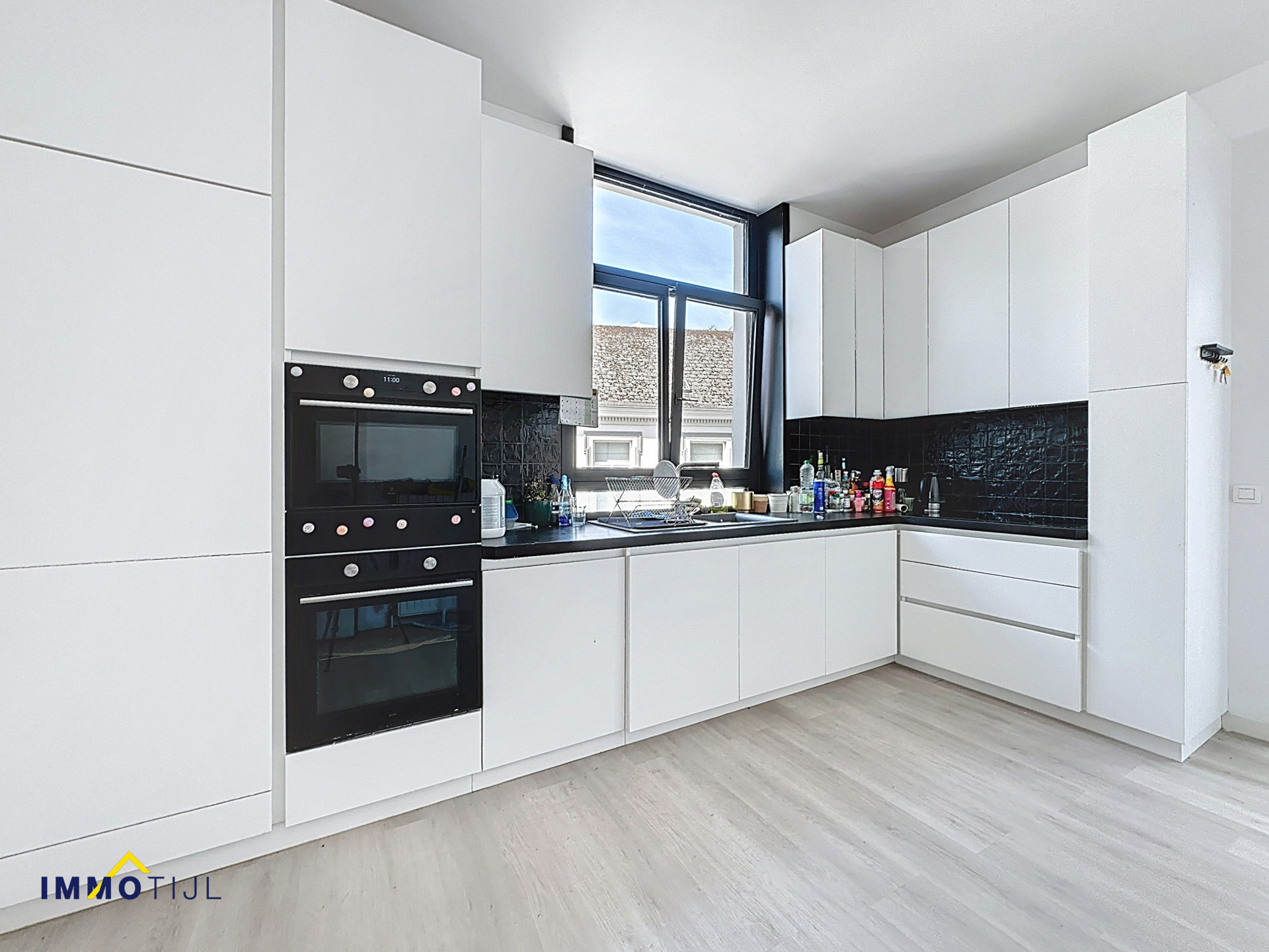 Recent vernieuwd triplex appartement met terras te centrum Aalst. - foto 5