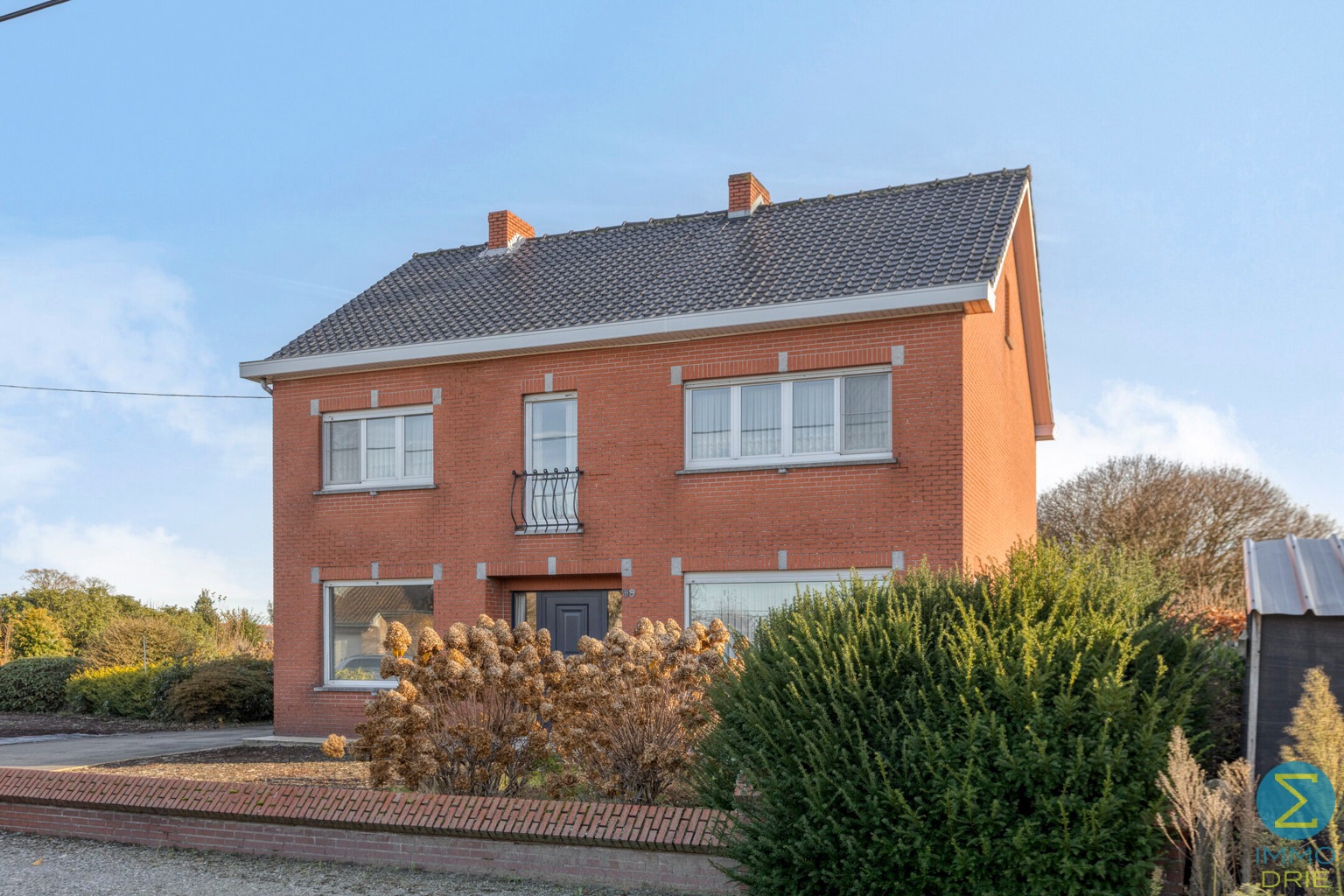 Verzorgde woning met groot bijgebouw op rustige locatie - foto 2