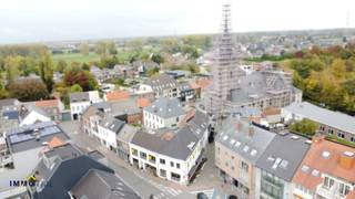 Uniek handelspand/opbrengsteigendom met ruime woonst op toplocatie in het centrum van Merchtem!In het bruisende hart van Merchtem bevindt zich dit...