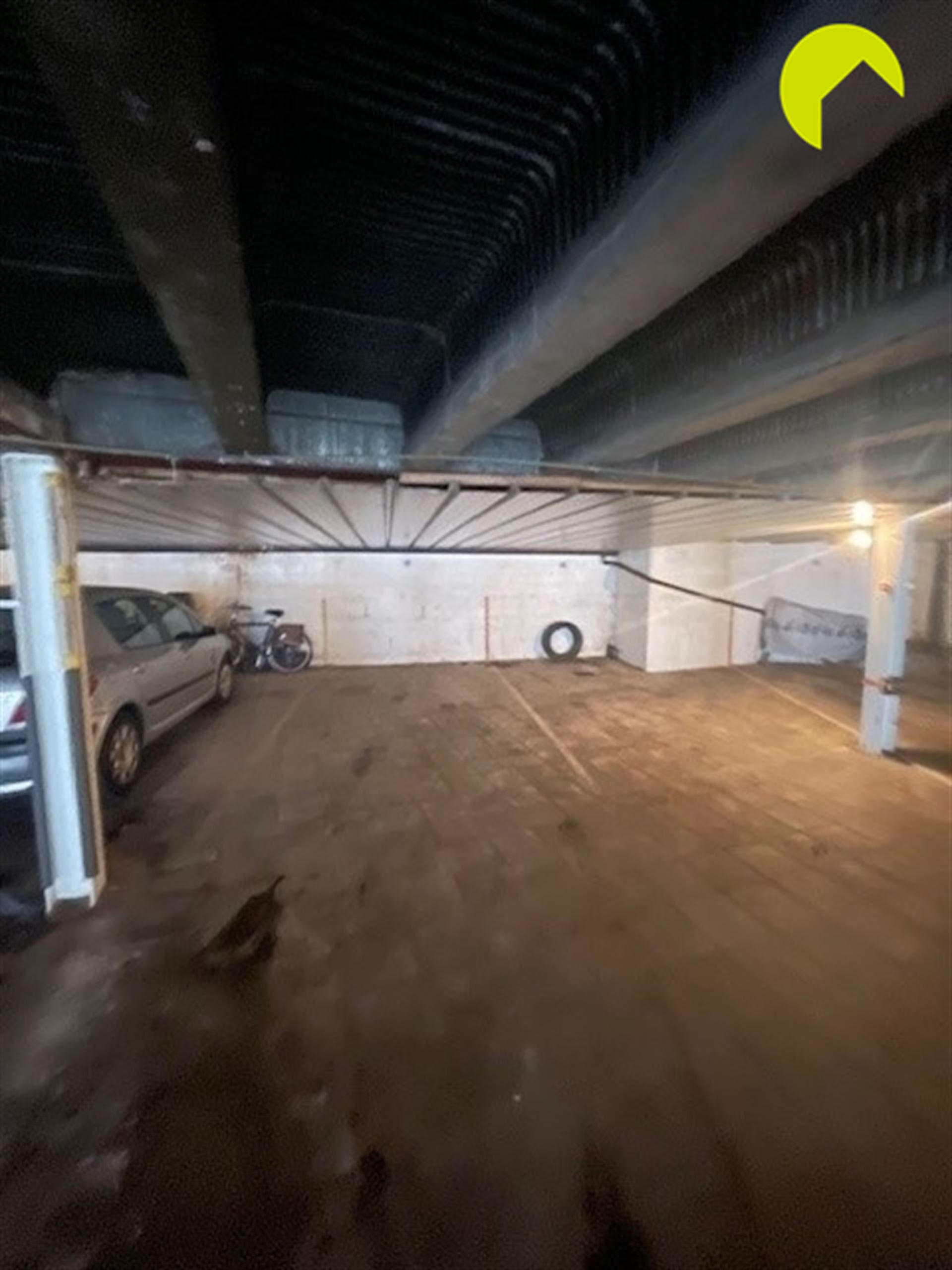 Inpandige autostaanplaatsen nabij Boelaerpark - foto 1