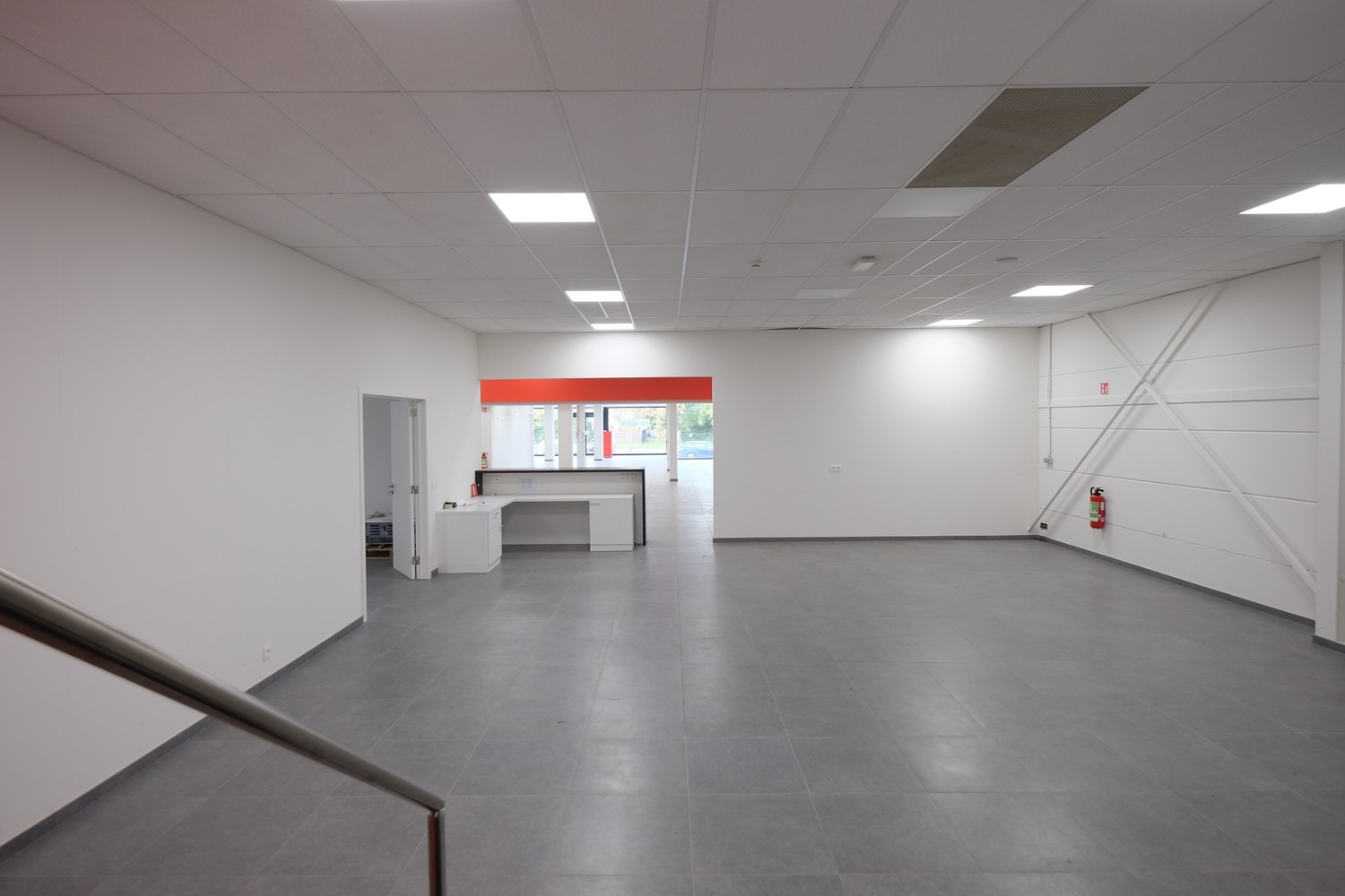 Commercial for rent in Sint-Truiden - photo 4