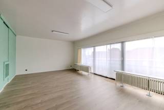 Instapklaar en ideaal gelegen appartement op de tweede verdieping in een kleinschalig gebouw met 6 appartementen.Aan de stadsrand vlakbij...