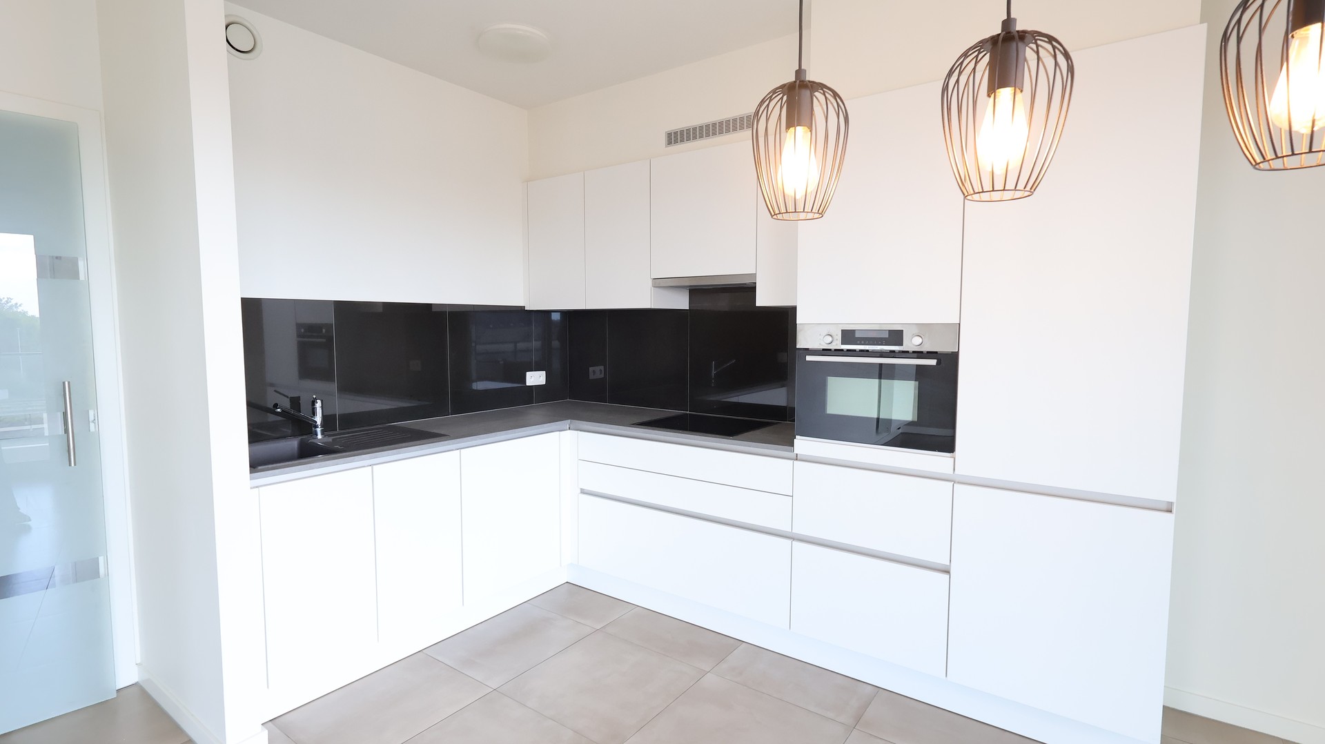 Instapklaar appartement met twee slaapkamers en terras - foto 4
