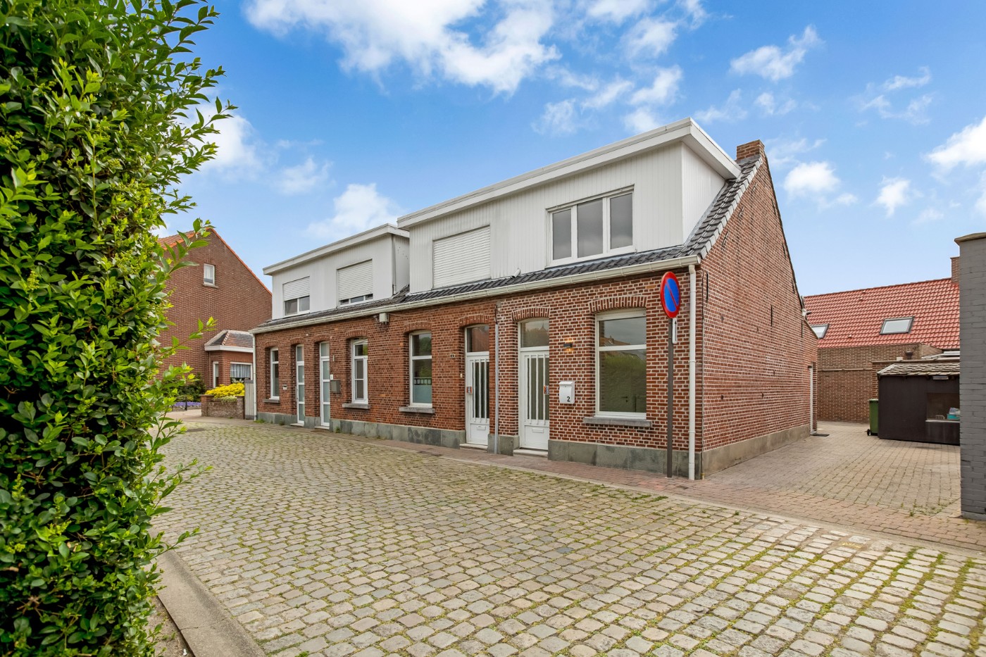 Stijlvol gerenoveerde woning met 2 slpk. in Zandvliet - foto 1