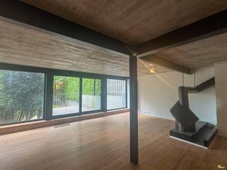 Instapklaar duplex-appartement met 3 slaapkamers en tuin! Het appartement bevindt zich op wandelafstand van alle nodige faciliteiten zoals openbaar...