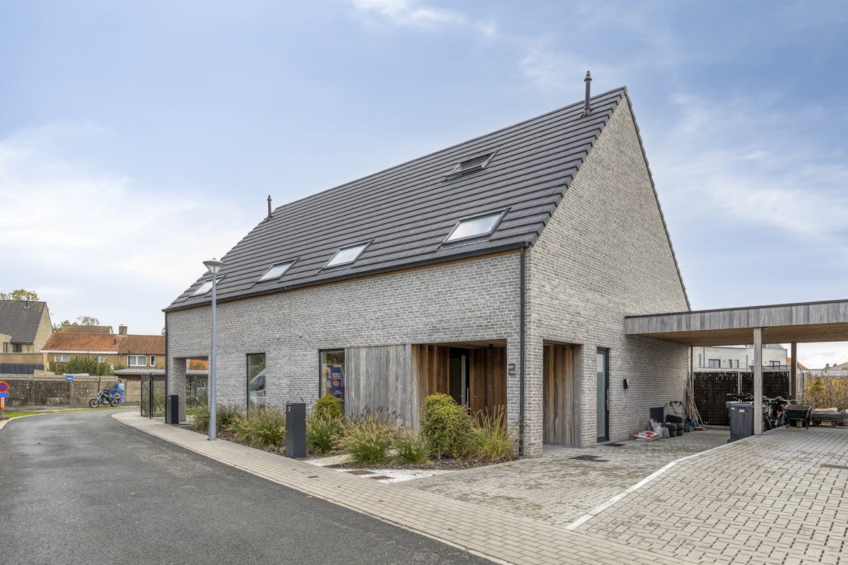 Maison récente à vendre sur un beau terrain au cœur d'Alveringem - photo 2