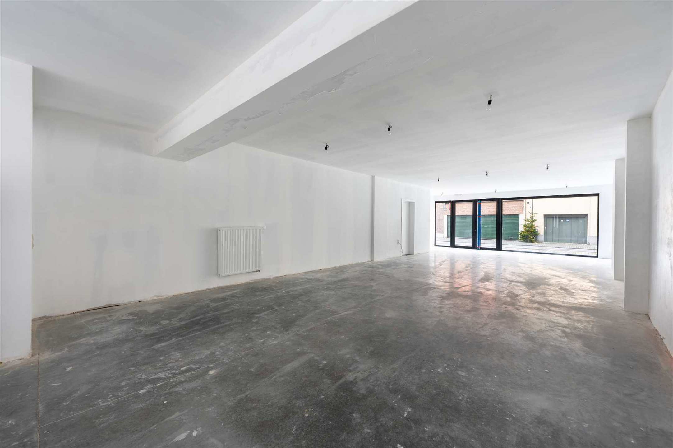 Commercial for sale in Mol - photo 1