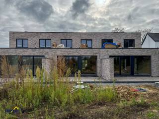 Prachtig nieuwbouwproject bestaande uit 3 woningen te Herdersem (Aalst)!Dit project bestaat uit 2 halfopen bebouwingen en 1 gesloten bebouwing met...