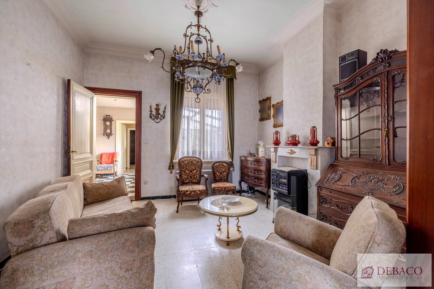 Karaktervolle te renoveren woning op een toplocatie in Koningshooikt! - foto 4