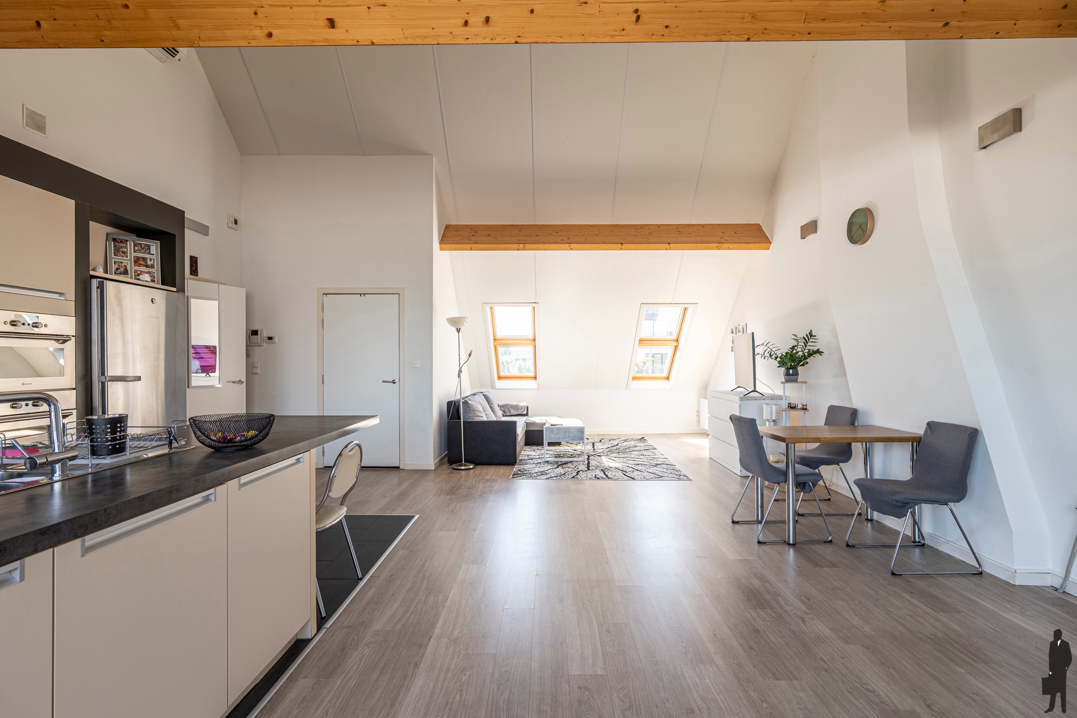 Centraal op de Vrijheid, gelegen appartement in loftstijl van ca. 98m². - foto 5