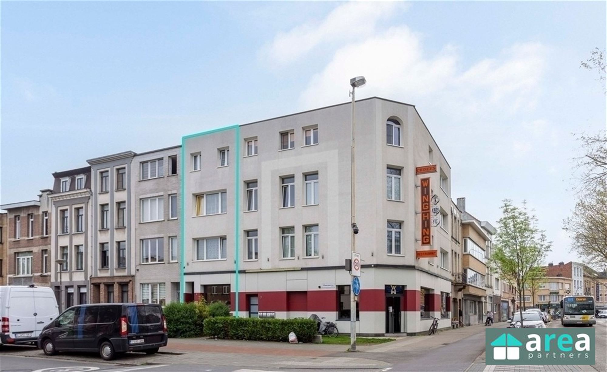 Vergunde opbrengsteigendom bestaande uit 3 studio's met aparte slaapkamer! - foto 1