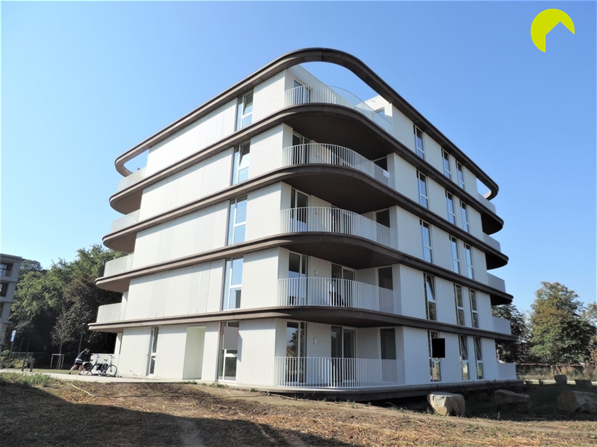 Mooi afgewerkt appartement met prachtig zicht en terras te Boechout! - foto 1