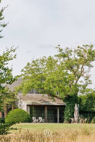 Aan de rand van het uitgestrekte natuurgebied rond het Schulensmeer in Lummen, verschuilt zich dit uitzonderlijk landgoed, met een geschiedenis...