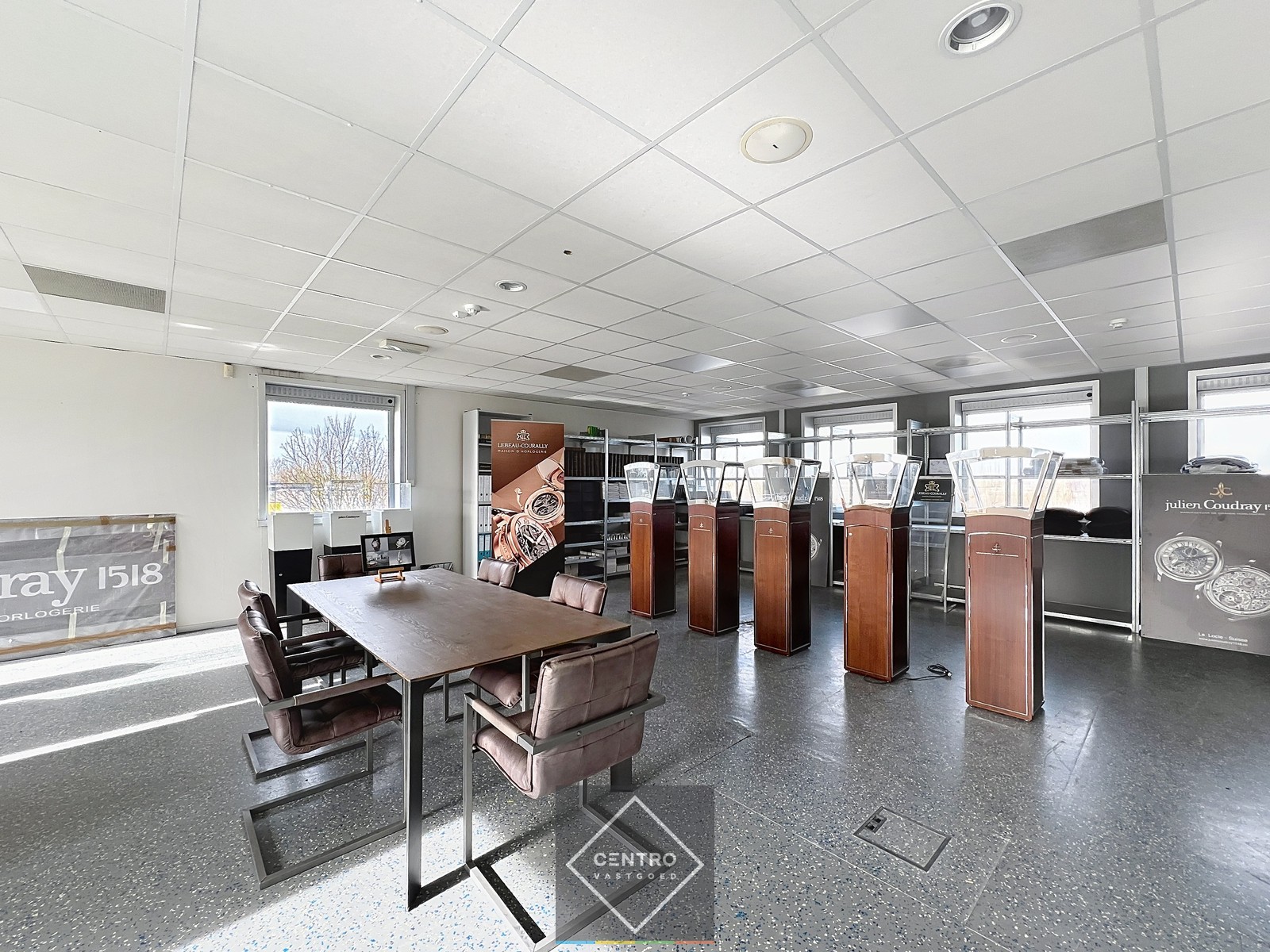 Instapklare KANTOORRUIMTEN (± 255 m²) - ALL-IN formule (huur, verbruik, randaccomodatie, etc.) te IEPER. - foto 5
