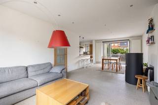 Maison familiale durable entièrement rénovée avec grand jardin dans un quartier calme Une vie élégante et confortable dans un quartier calme et...