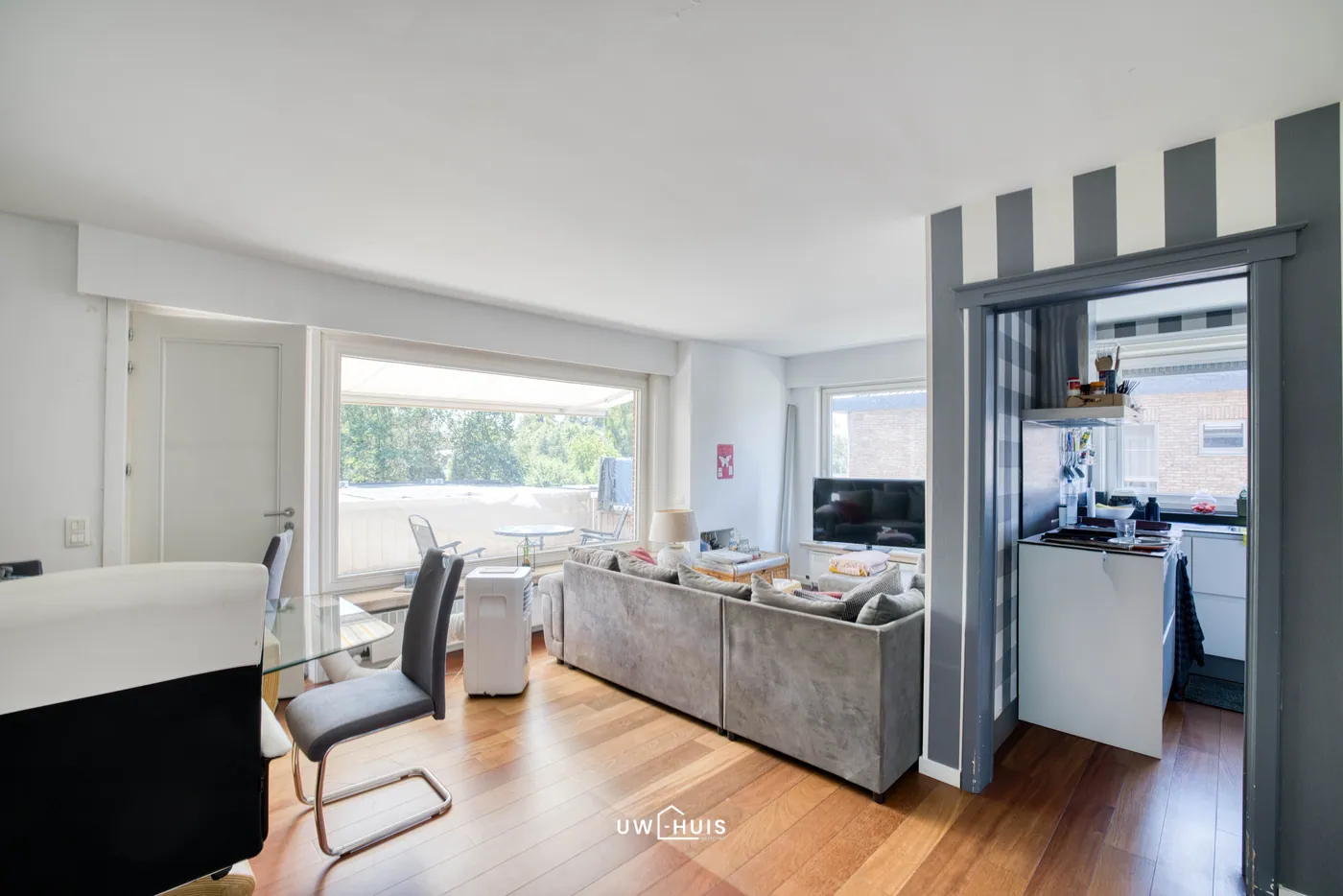 UNIEKE EIGENDOM MET 2 UNITS EN MAGAZIJN VAN 100 m2 - foto 4
