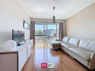 Welkom in dit charmante en goed ingedeelde appartement van 60 m², ideaal gelegen in het levendige hart van Jette. Deze woning combineert...