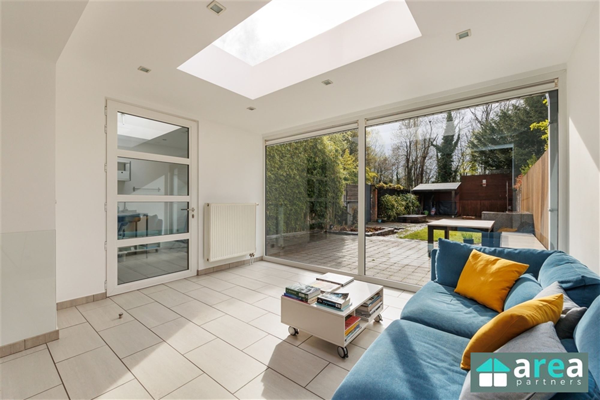 Ruime lichtrijke woning met tuin, 3 slpks mogelijks 5 slpks! - foto 1