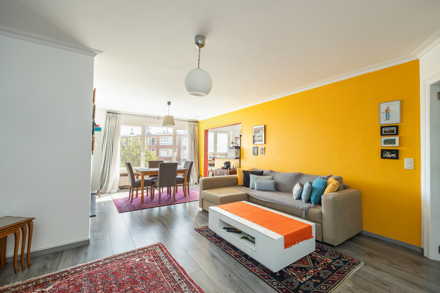 Matched: voor meer info kevin@wellimmo.net! Energiezuinig (EPC B) en instapklaar 2 slk-appartement in een kleinschalig hoekgebouw te Deurne-Zuid, met privatieve garagebox + de staanplaats ervoor - photo 1