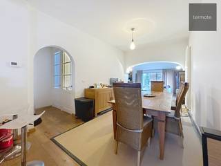 Dit recent vernieuwde en gezellig duplex-appartement is prima gelegen kant Kortrijk.Het omvat : aparte inkomhal met trap naar de 1e verdieping : zeer...