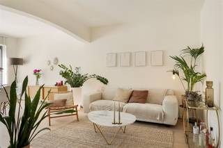 Instapklaar 2-slaapkamer appartement op toplocatie in de Elsdonk wijk OMGEVINGDit volledig gerenoveerd appartement is gelegen op de 1ste verdieping...