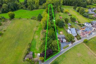 +++ Berendries 62, Michelbeke +++ <br />
<p><span>Op zoek naar een prachtig perceel voor de bouw van uw droomwoning? Op de </span><strong><span>Berendries in Brakel</span></strong><span> bieden wij deze ruime bouwgrond van maar liefst </span><strong><span>34a 52ca</span></strong><span> aan, geschikt voor </span><strong><span>open bebouwing</span></strong><span>. </span><span>Het perceel is gelegen in een </span><strong><span>rustige en landelijke omgeving</span></strong><span>, omringd door het typische glooiende landschap van de Vlaamse Ardennen. Hier geniet u volop van </span><strong><span>ruimte, groen en privacy</span></strong><span>, terwijl het centrum van Brakel en de nodige winkels, scholen en andere voorzieningen vlot bereikbaar blijven. </span><span>Dankzij de royale perceeloppervlakte biedt deze bouwgrond tal van mogelijkheden voor wie droomt van een vrijstaande woning met een </span><strong><span>ruime tuin en een prachtig groen kader</span></strong><span>. </span><span>Een mooie opportuniteit voor wie landelijk en rustig wil wonen zonder volledig afgelegen te zijn.</span></p>
<p><span>Meer informatie of interesse?</span><br /><span>📞 </span><strong><span>0478/05 90 69</span></strong><br /><span>✉️ </span><strong><span>info@immoteam.be</span></strong></p>