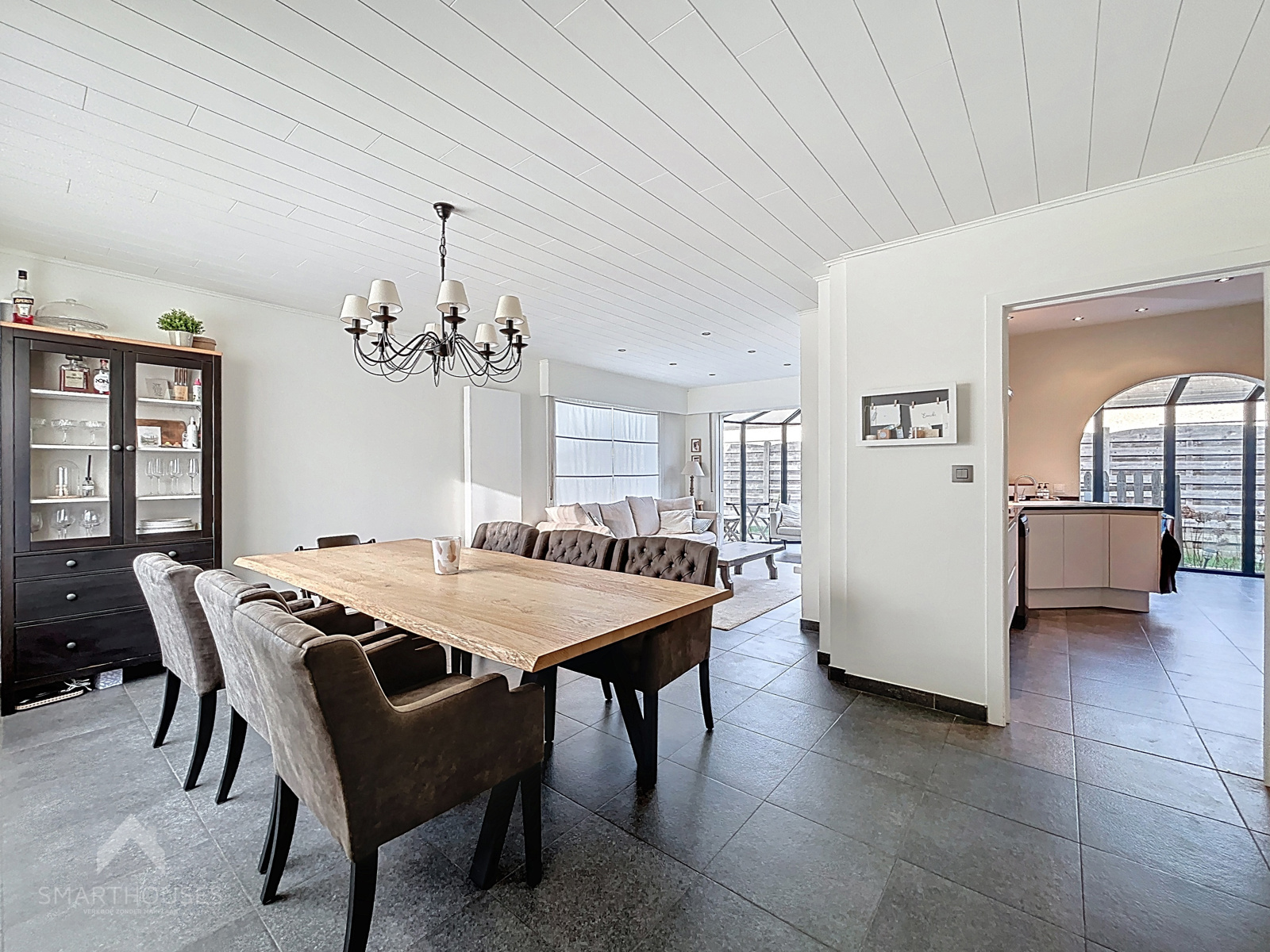 Instapklare woning op 729m² met 3 slaapkamers en garage - foto 2