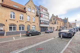 Dit appartement baadt in het licht en is bovendien fantastisch gelegen.Het appartement bevindt zich op de tweede verdieping van de residentie...