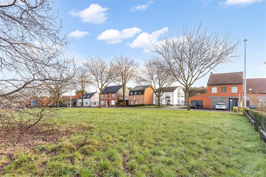 Bouwgrond voor open bebouwing op 8a 26ca - foto 2