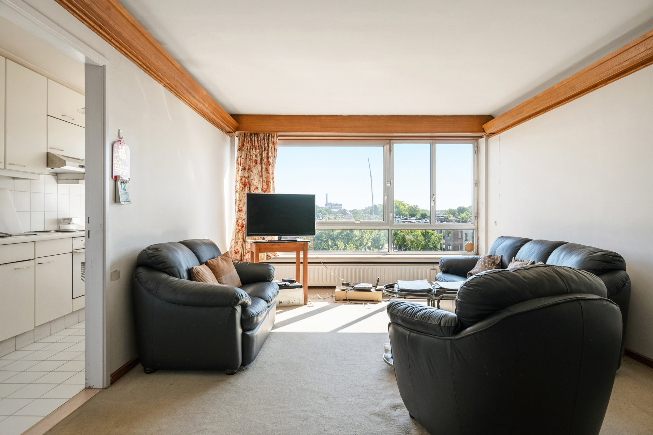 Te renoveren 2 slaapkamer appartement, véél licht + garage - foto 4